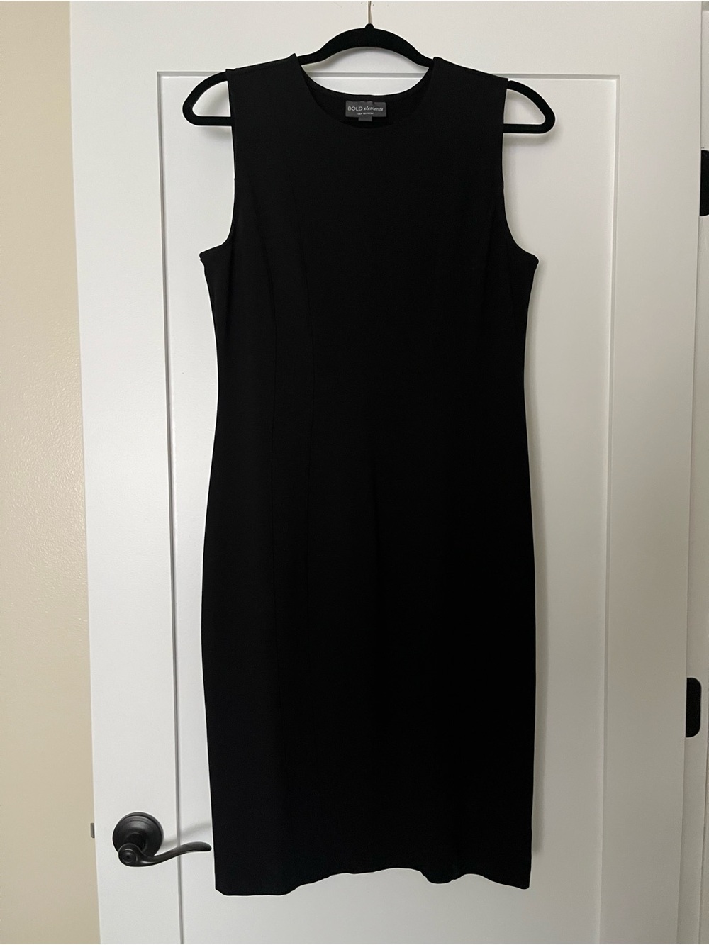 BOLD elements Classic Black Sleeveless Midi Sheath Dress